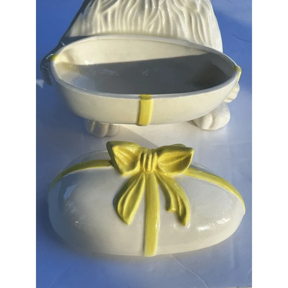Vintage 1980 Arnel’s Bunny Rabbit Covered Candy Dish  W/lid